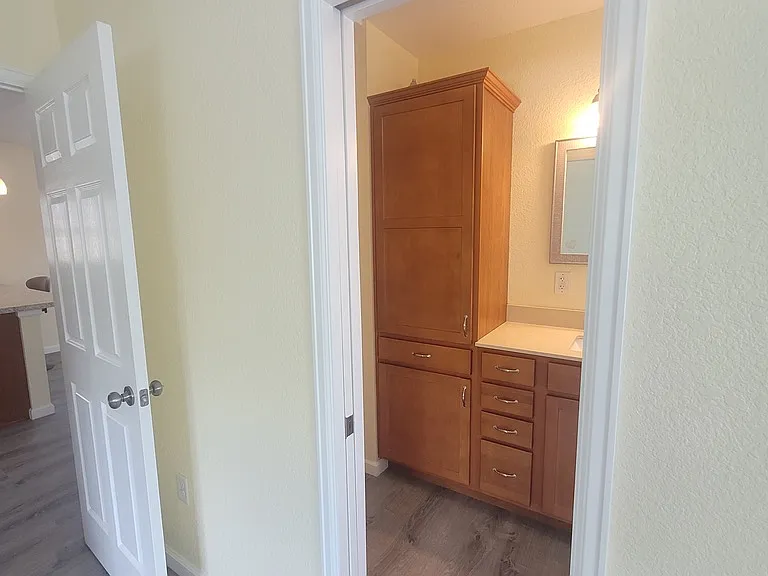 1527 W Colorado Ave #201 — Photo 29