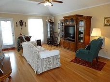 2nd image of 4820 Bragg St