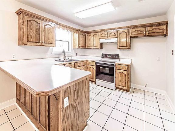 4th image of 433 Southdown West Blvd