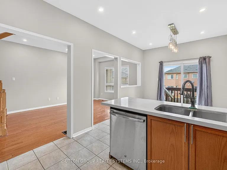 6556 Opera Glass Cres S — Photo 20