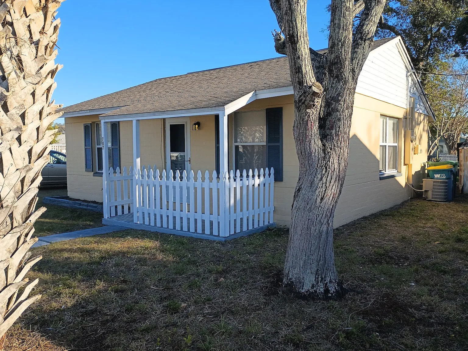 787 Orange St — Photo 3