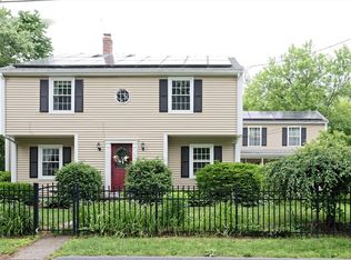 11 Maple St, Medway, MA 02053