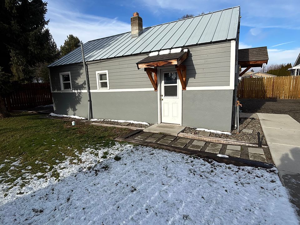 1st image of 1205 N Okanogan St #2