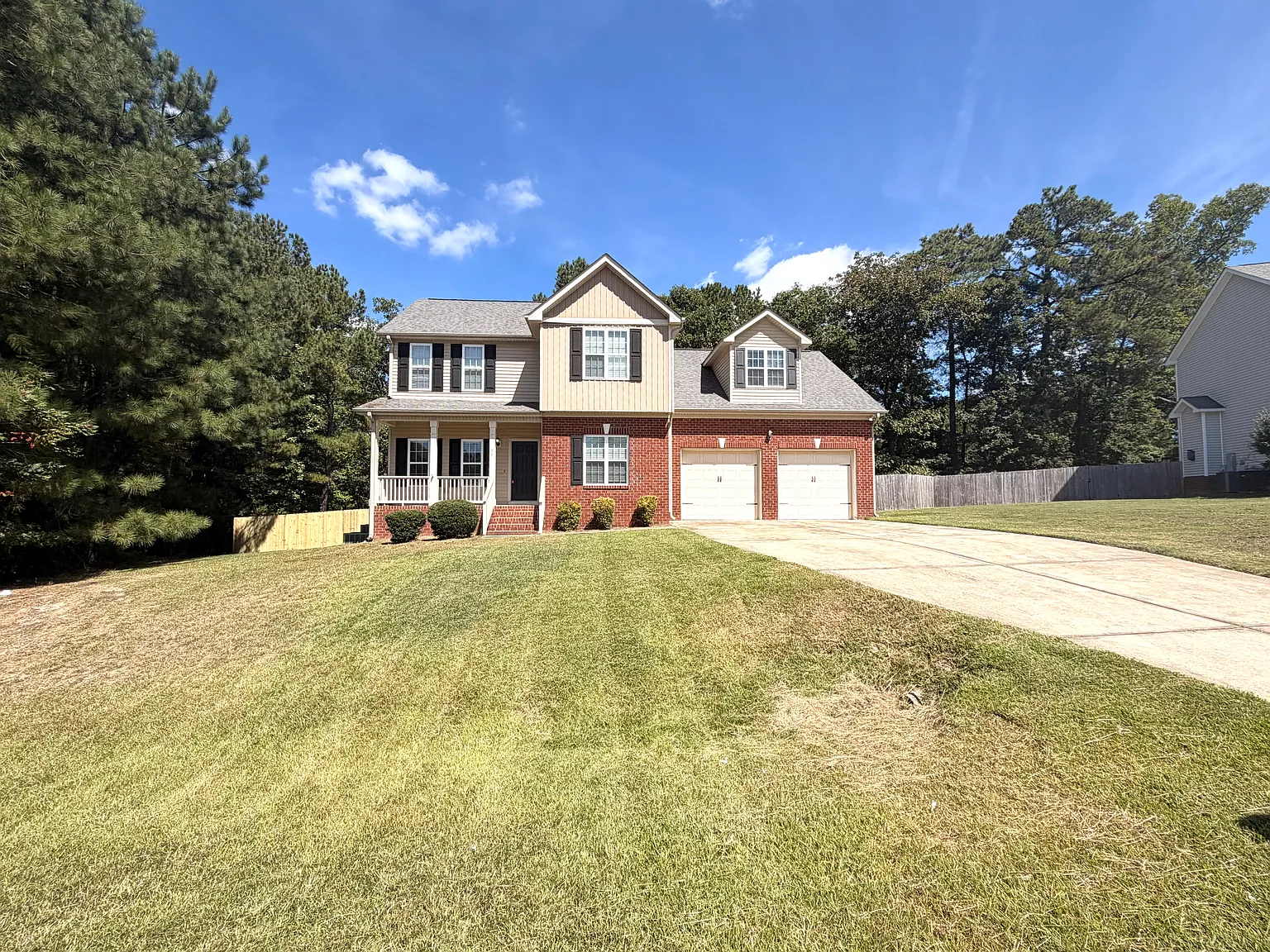 3 bed, 2.5 bath, 1985 sqft, $2,050 — Photo 1