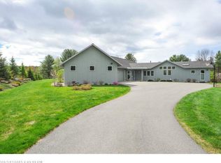 46 Windsor Ln, Cumberland, ME 04021