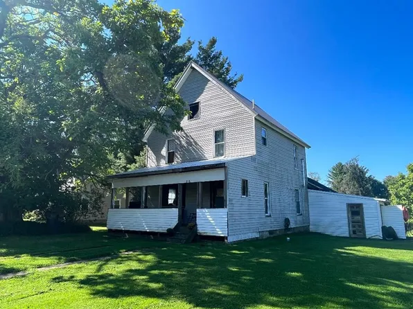 335 1/2 E State St, Pleasantville, PA 16341