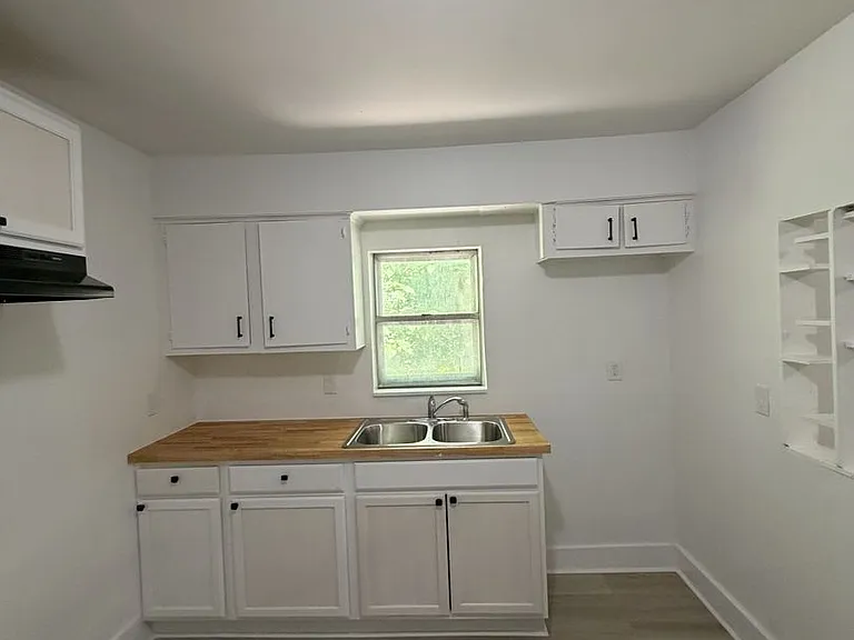 3482 Lamphier Ave — Photo 7