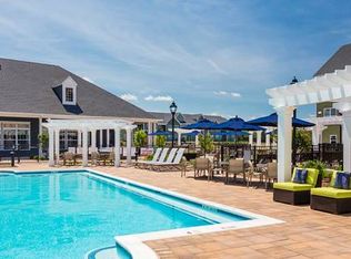 1700 E 5th St #EJ4UN9BGX, Huntington Station, NY 11746