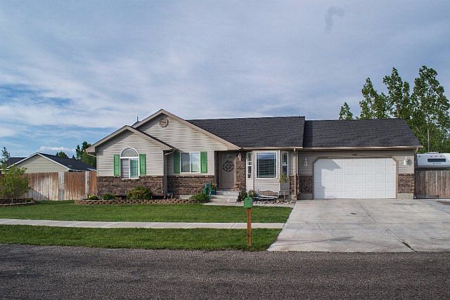 1st image of 3365 E Woodside Dr