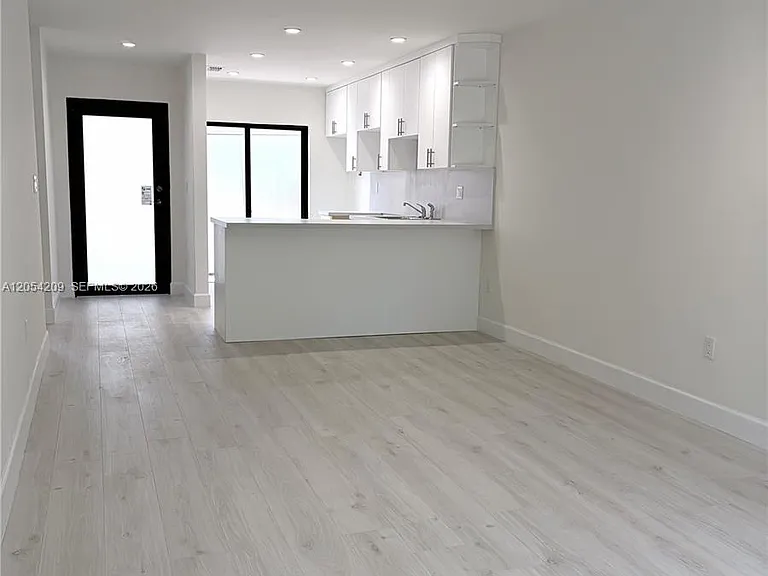3809 SW 82nd Ave #V-20 — Photo 6
