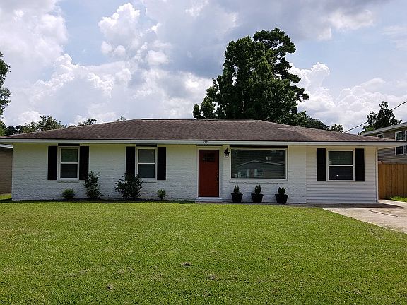 Welcome to 152 Hickory St!