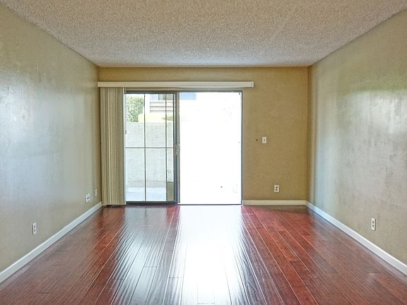 4th image of 1425 W 12th St APT 151