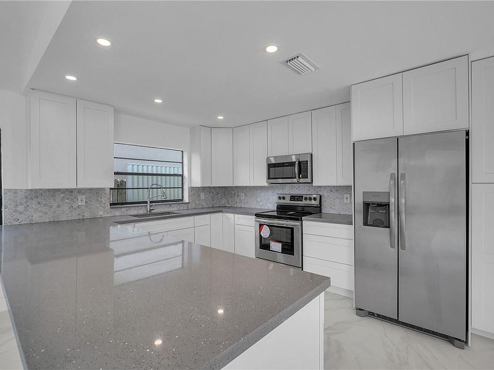 1st image of 405 NW 113th Terrace