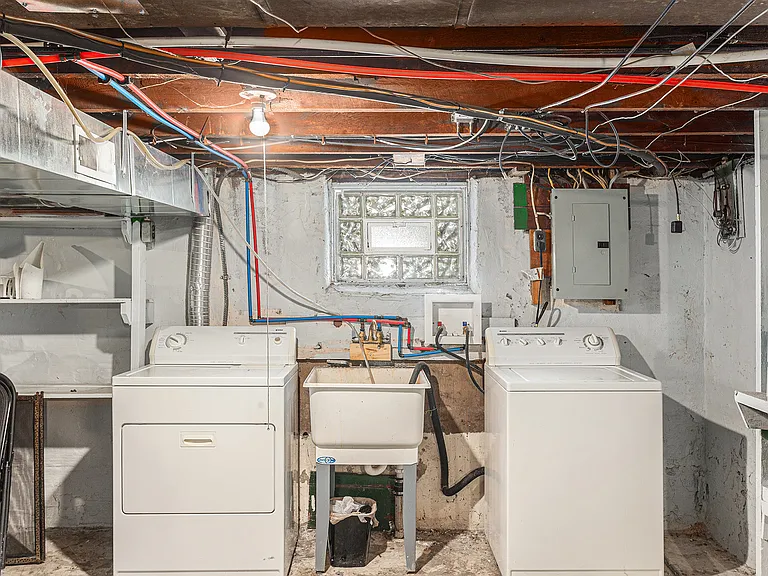 202 N Washington Ave — Photo 21