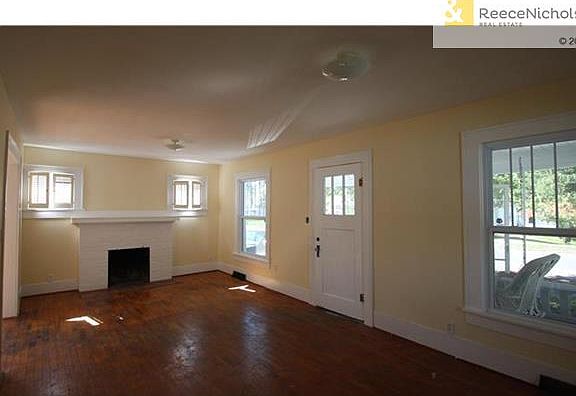 Fresh, Spacious Living Room With Great Original Features