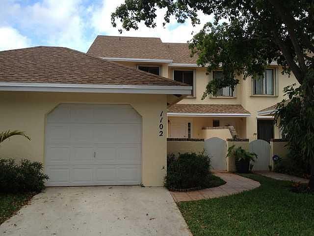 1st image of 1102 Maplewood Dr