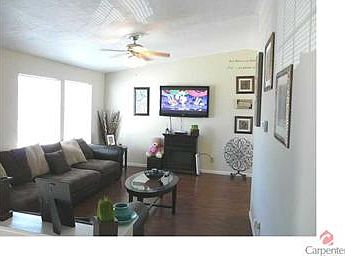 4th image of 1731 Greenwood Dr