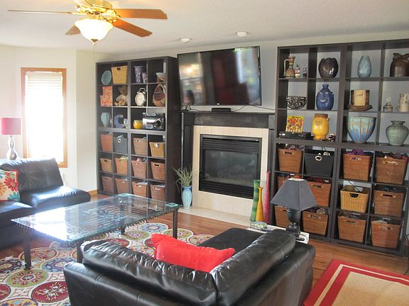 Family Room w/ Gas Fireplace