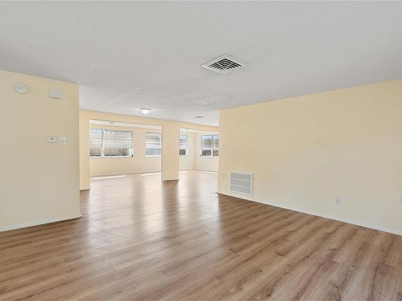 4th image of 9020 Hunt Club Ln