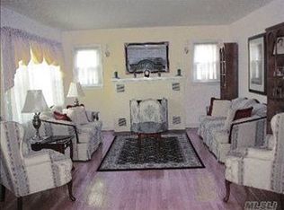 17 Linden St, Manhasset, NY 11030