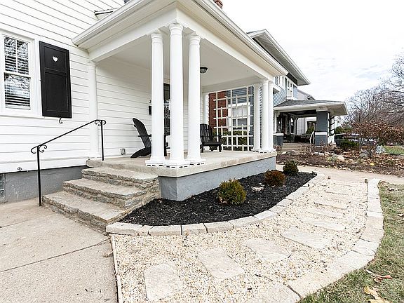 3rd image of 25 Wisteria Dr