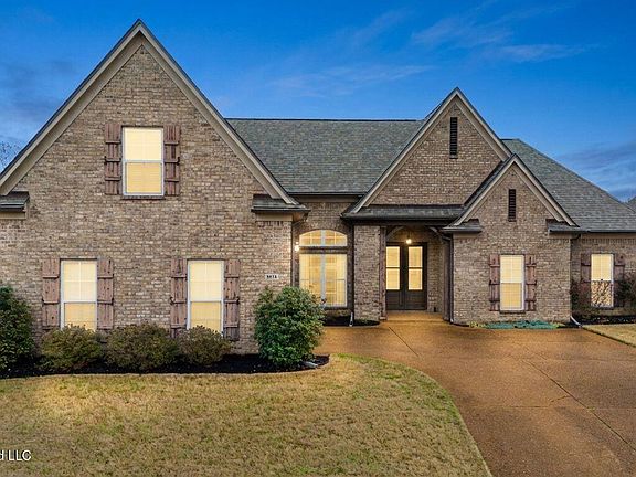 2nd image of 2874 Oxford Cir