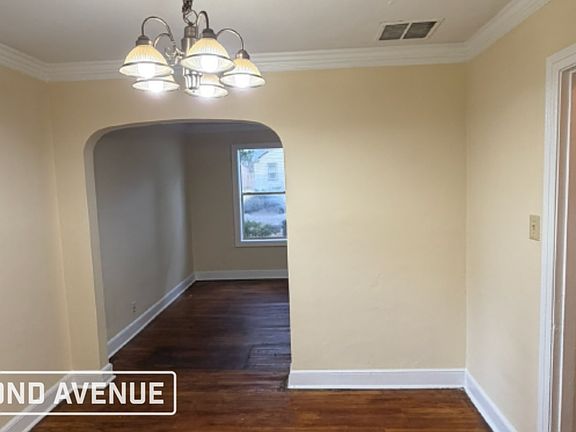 3rd image of 2372 Twain Ave
