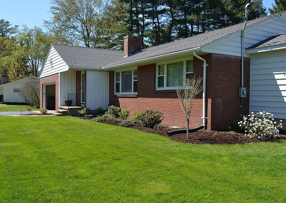 21 Pearl Lane Wilbraham MA 01095