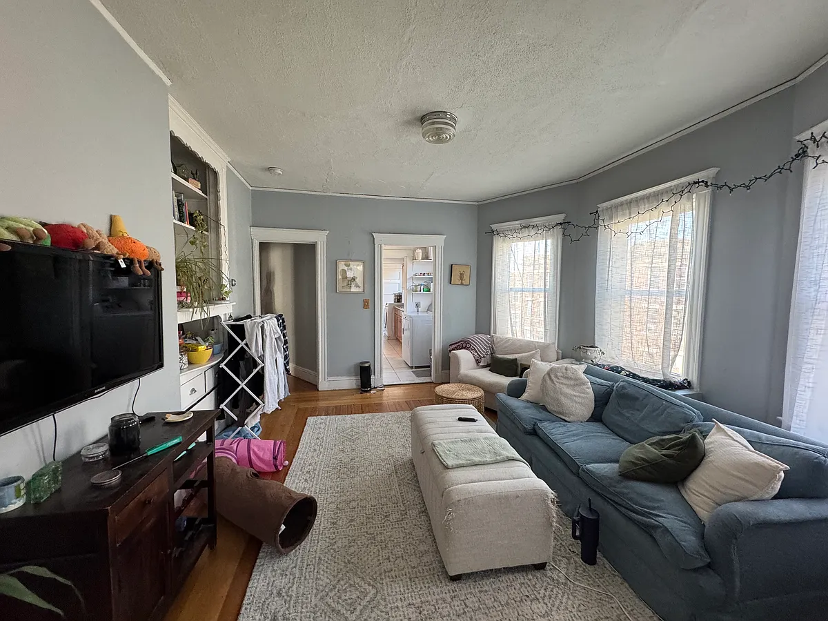 Building Photo - 208 Kelton St #2