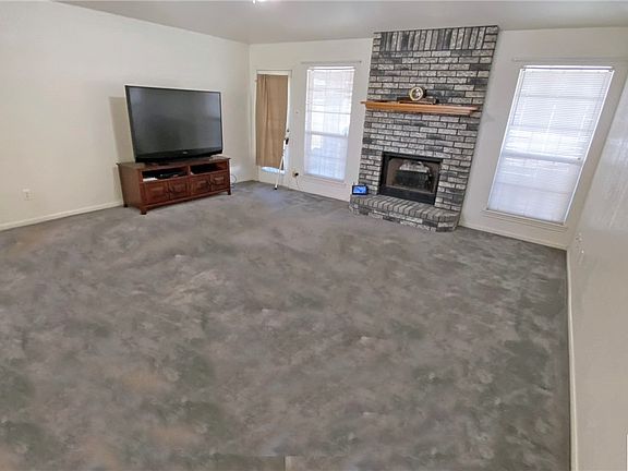 3rd image of 3903 Bur Oak Dr