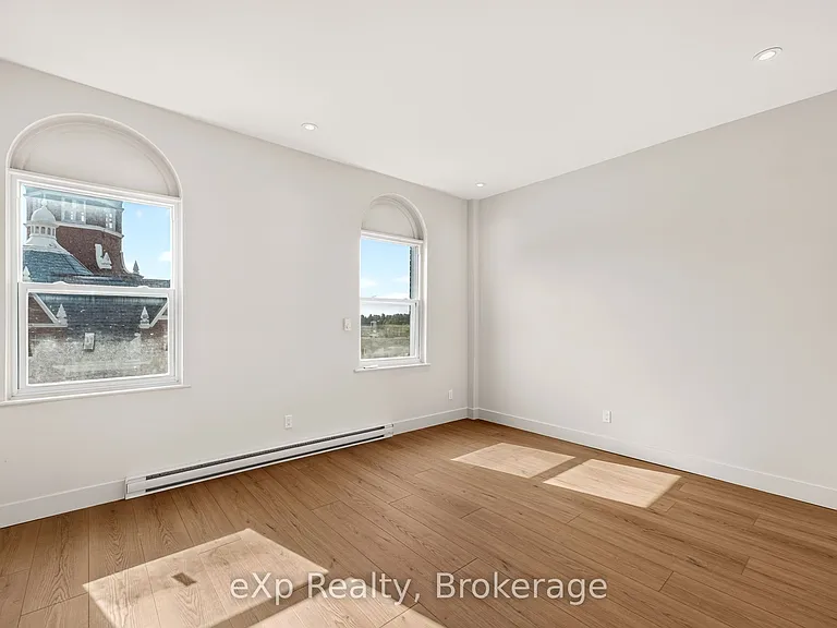24 Wellington St #12 — Photo 22