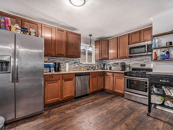 5th image of 20216 Nicke St