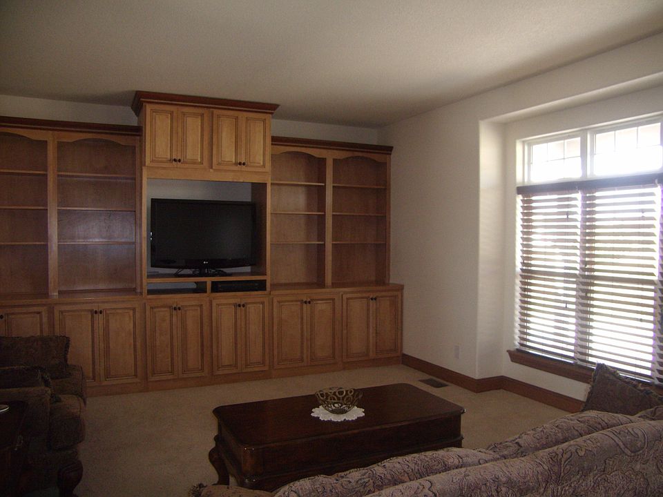 2nd image of 4851 Hidden Valley Rd