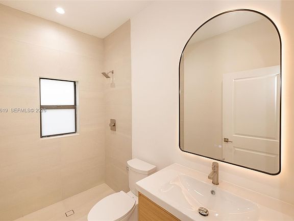 5th image of 314 NW 82nd St
