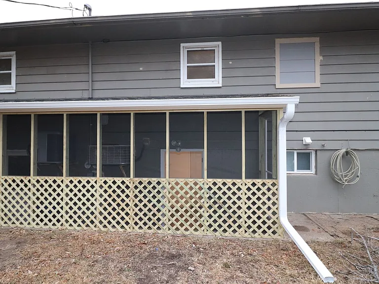517 Maple St — Photo 33