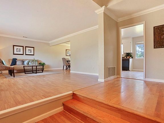 5th image of 2422 Stanfield Dr