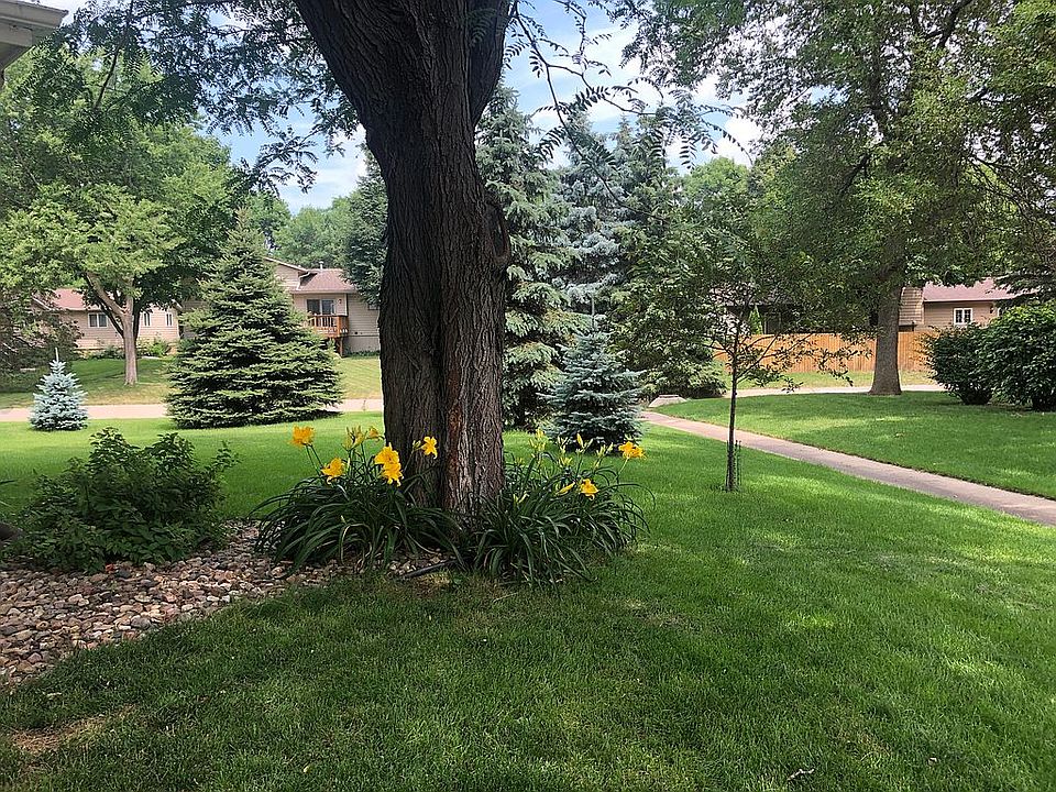 2nd image of 2301 S Royal Ct