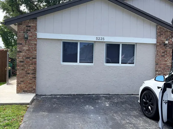 5225 SW 116th Ave, Cooper City, FL 33330