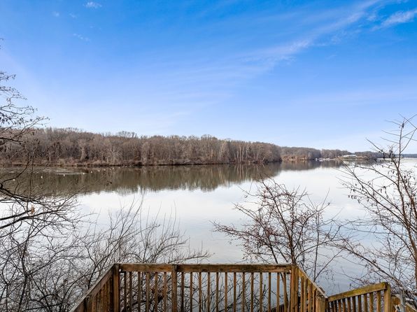 1210 Lakeridge Ct, Danville, IL 61832