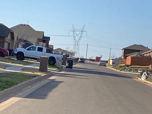 4th image of 10004 Squire Ln