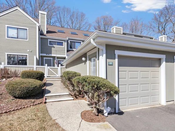 28 Country Walk #28, Shelton, CT 06484