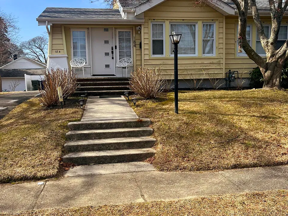 184 Ridgewood Ave
