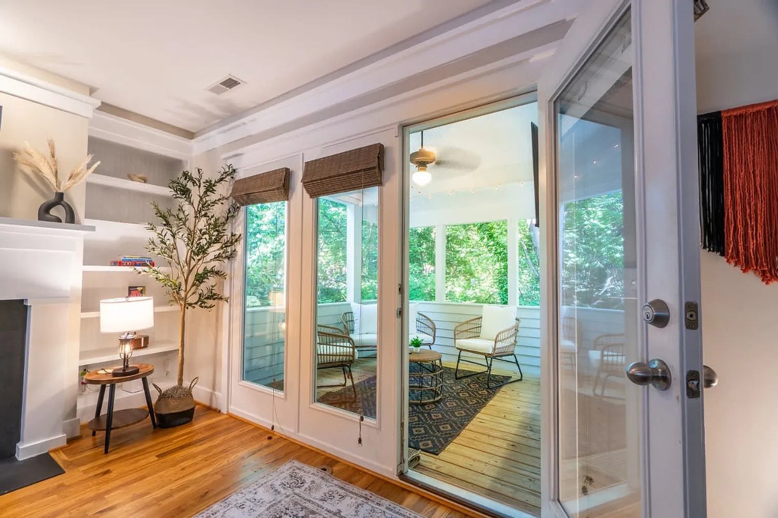 3 bed, 2.0 bath, 1496 sqft, $6,235 — Photo 3