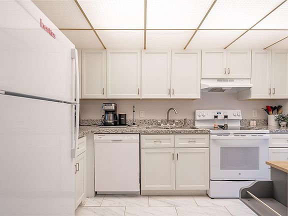 5th image of 4502 N Federal Highway #229D