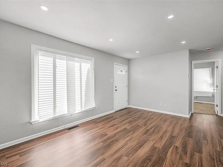 12508 Sobieski Ave — Photo 14
