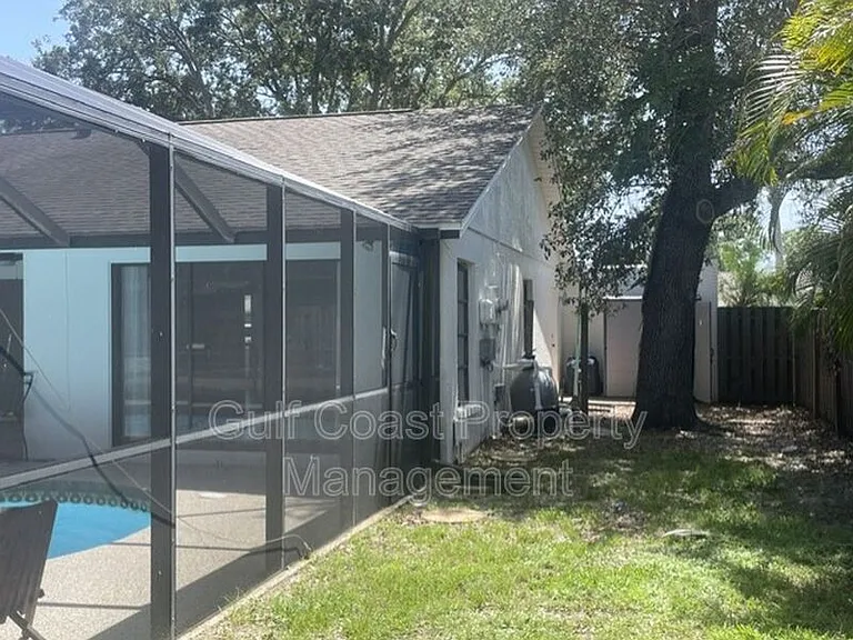 5677 Beneva Woods Cir — Photo 16
