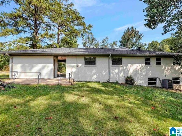 508 5th Ct, Pleasant Grove, AL 35127