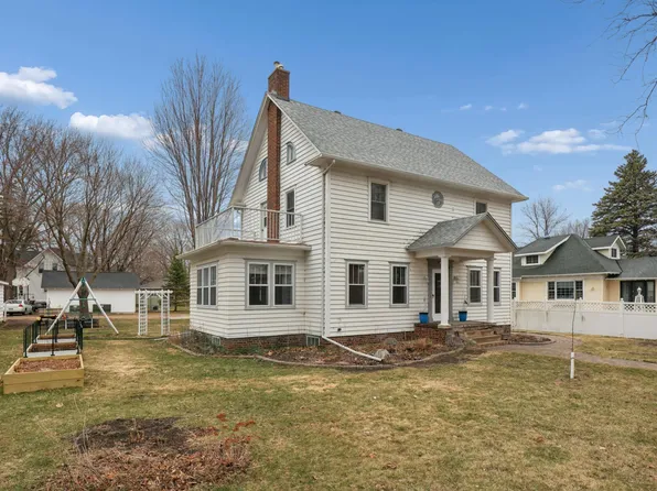 508 N Hennepin St, Winthrop, MN 55396