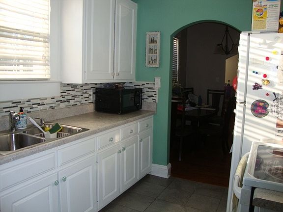 3rd image of 241 Brookwood Ter