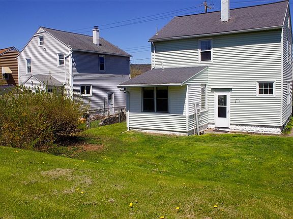 4th image of 626 Dickson St